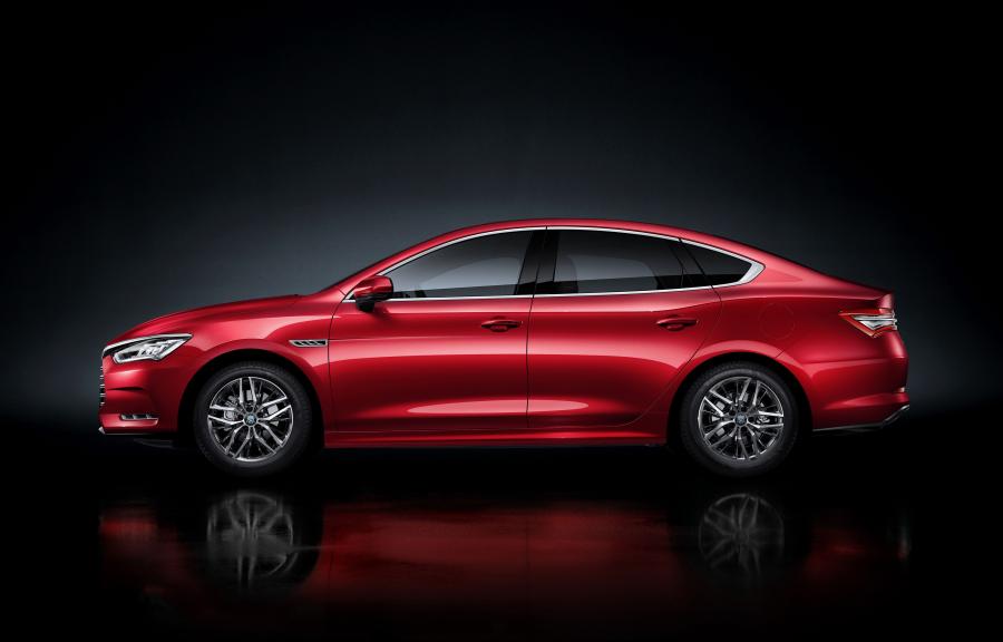  BYD Qin Pro DM 2018 года  (фото 3 из 12)